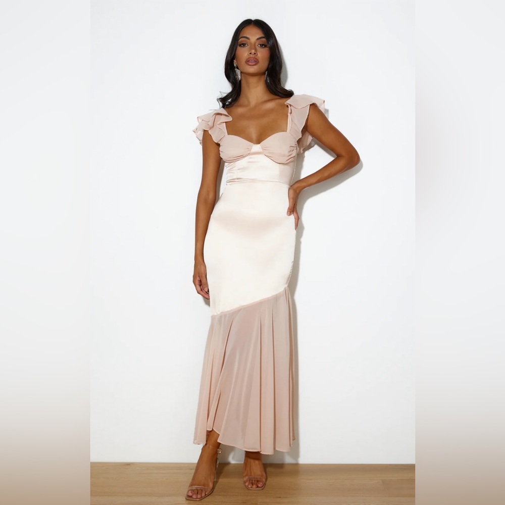 hello molly dreamy fit maxi dress